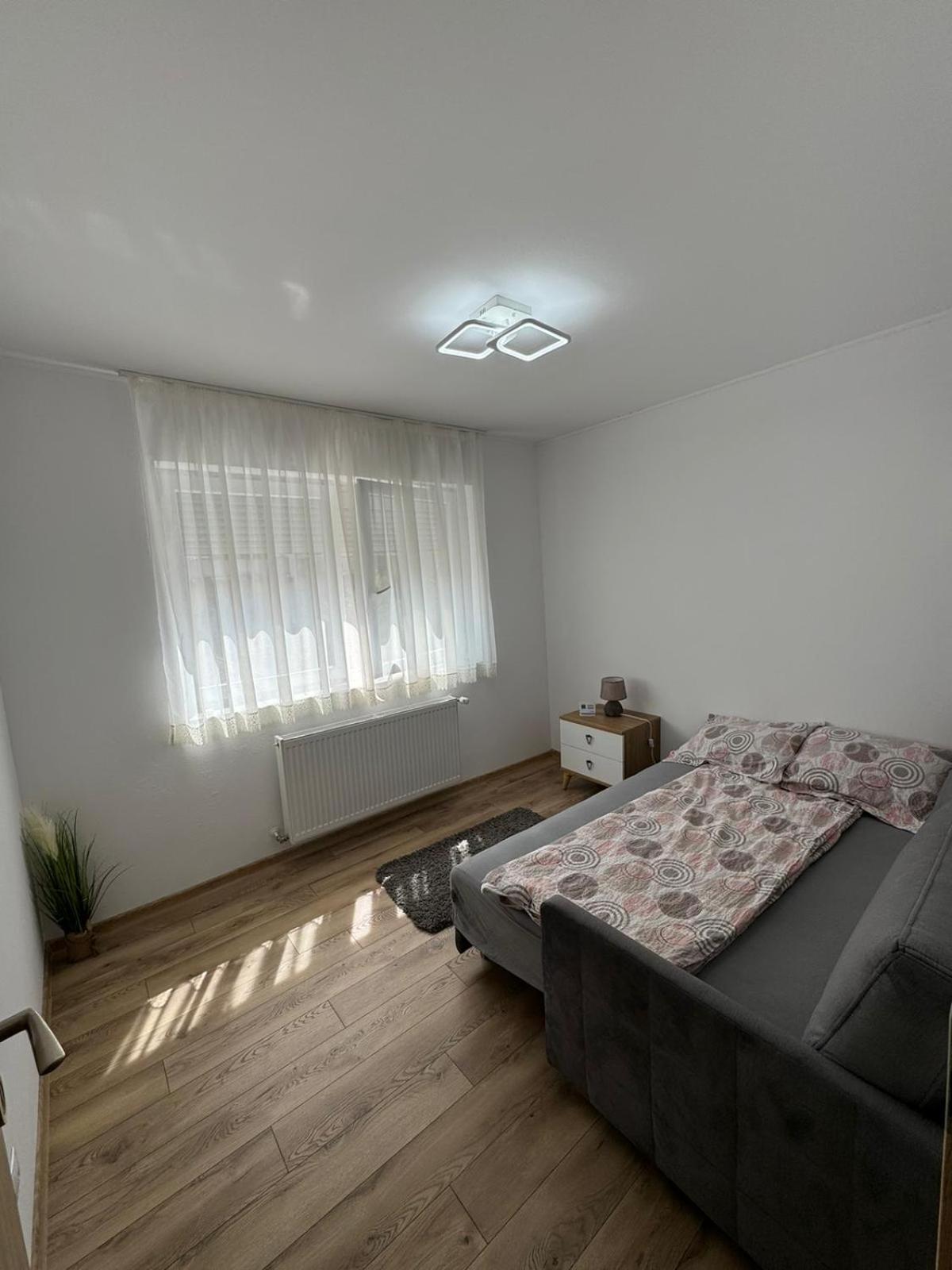 Bingo Apartman Cristuru Secuiesc Exterior foto